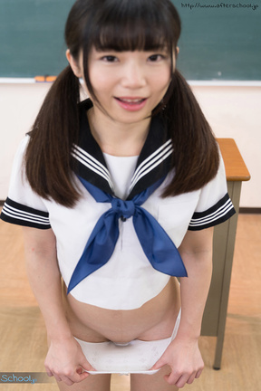 Sonoda Ayuri flashing panties and stripping uniform in classroom