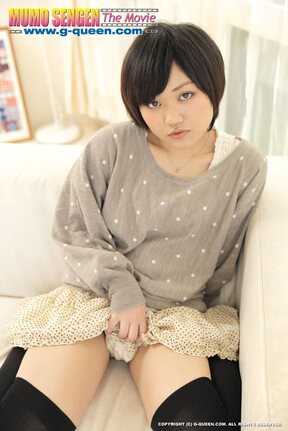 Short hair cutie Mei Kadowaki strips grey top and short skirt