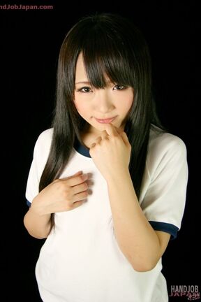 Long haired cutie Mizushima Ai wearing gym class uniform